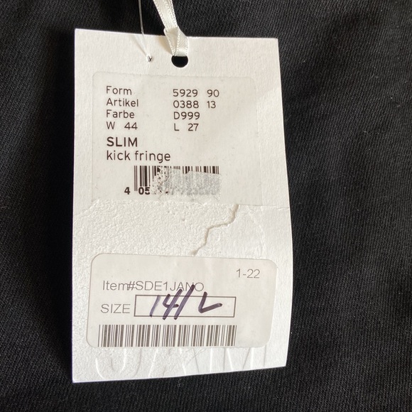 * SOLD* Mac Jeans | Straight Fit , Slim Leg , Kick Fringe Jeans - Picture 4 of 9